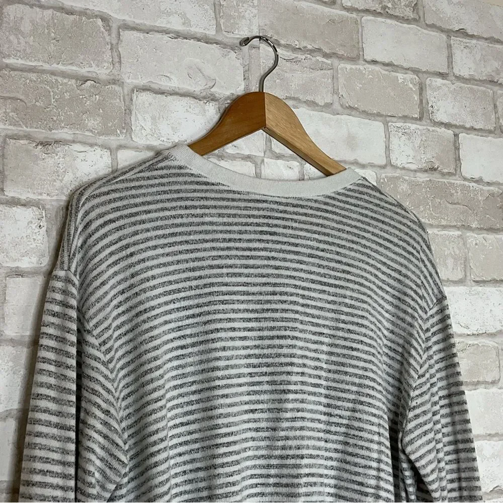 Wild Fable Gray & White Striped Long Sleeve Crop Top Size L